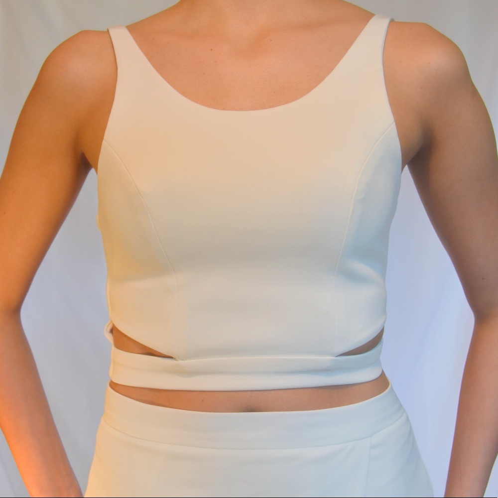 Forever 21 white crop top size XS